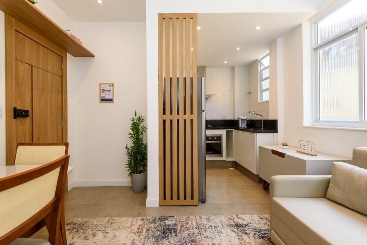 Moderno Quarto E Sala Em Copacabana | Mfb 76/204