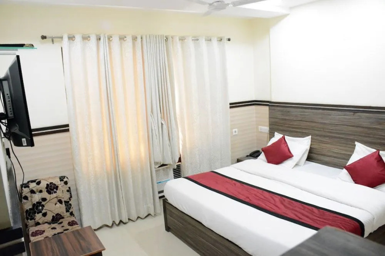 Hotel Ambassador Katra
