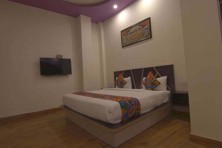 Fabhotel Sallow Grand