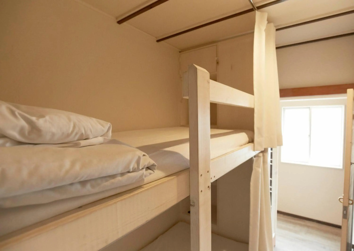 328 Hostel & Lounge