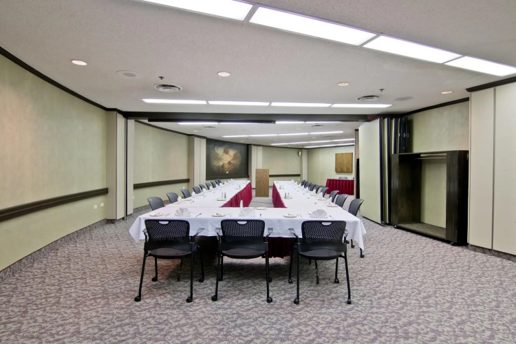 Crowne Plaza Edmonton Lacombe photo 12