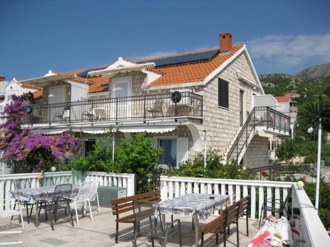 Standard Triple room with balcony