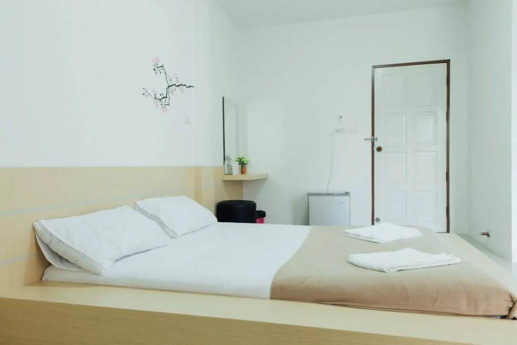 Cheaper Room