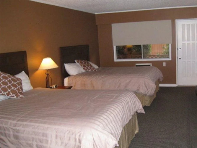 Lake City Inn & Suites