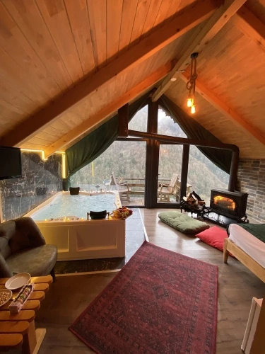 Premium Suite with mountain view