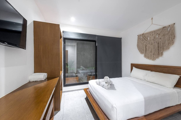 Great Located Private Villa W/amazing Rooftop Pool