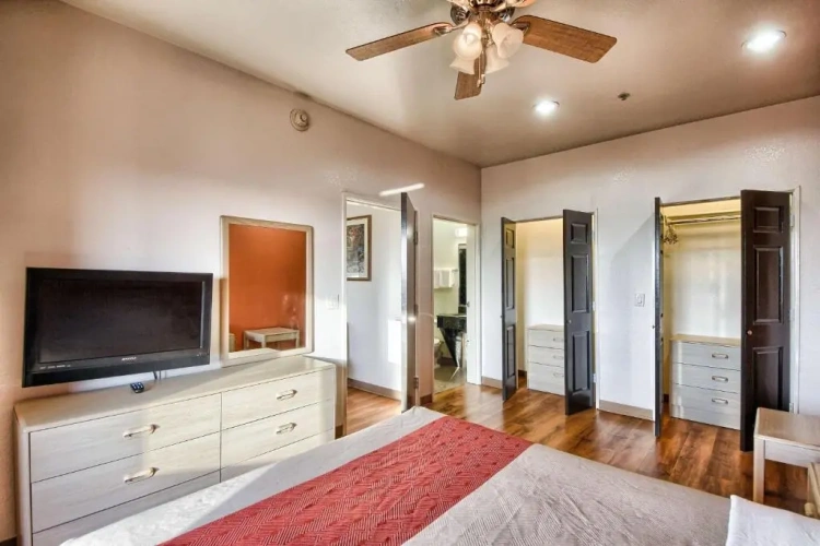 Deluxe Double Suite