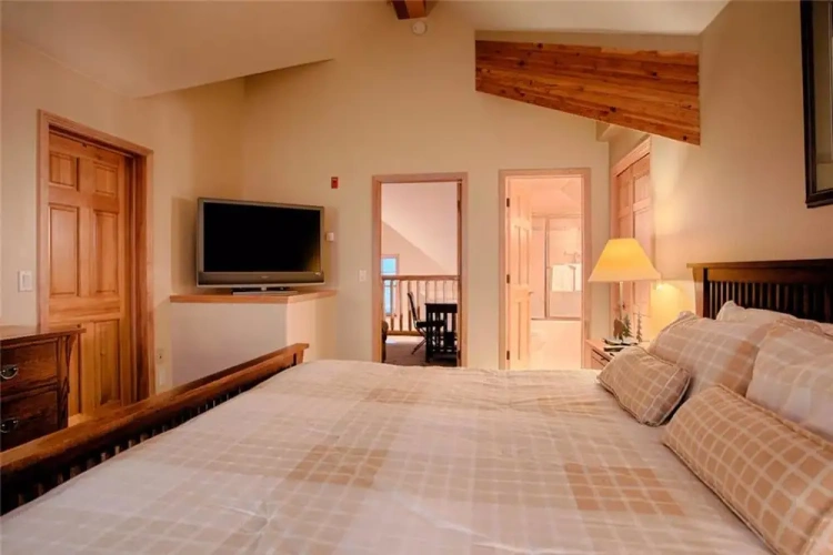 3 Bedrooms Apartment