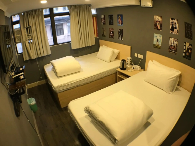 Standard Triple room