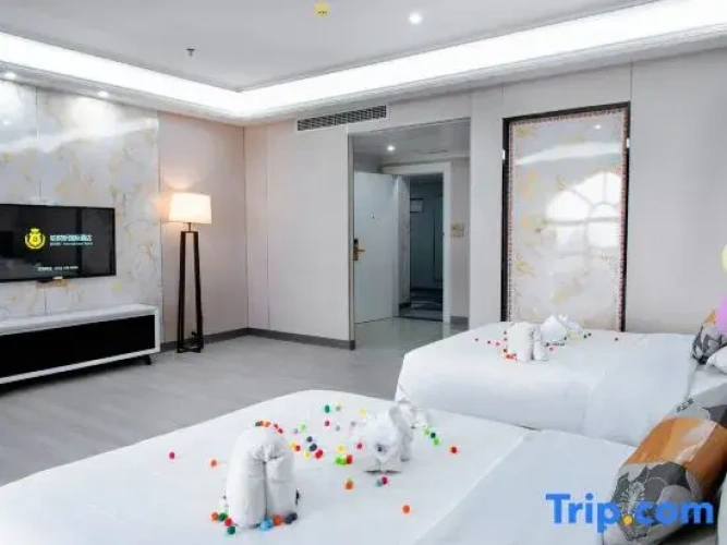 Standard Double room with city view