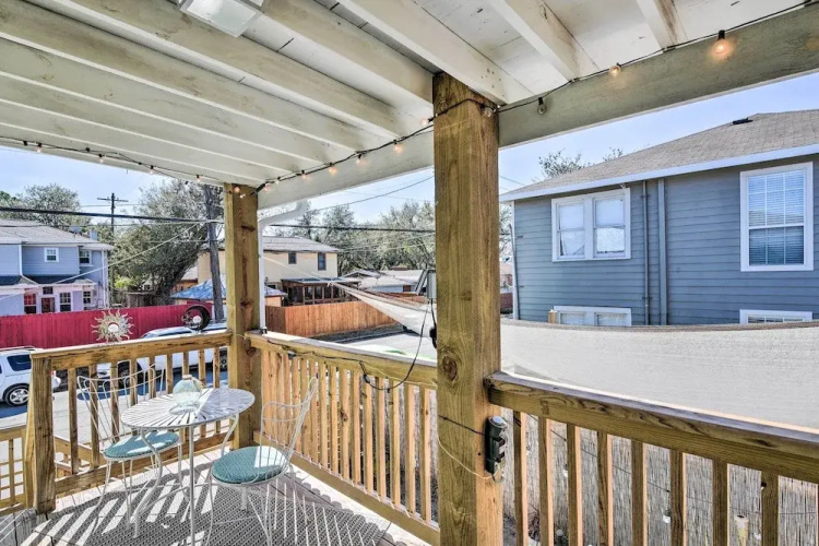 Galveston Retreat w/ Backyard & Patio!