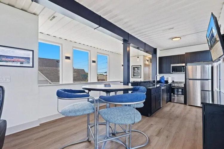 Indy Stadium Villas 711 T