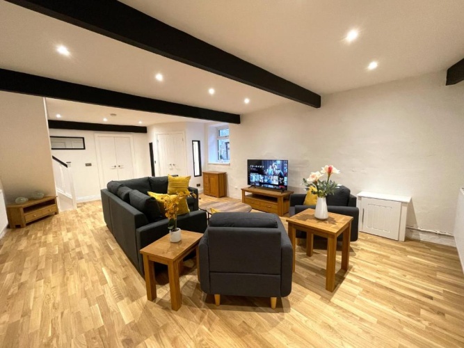 3 Bedrooms Cottage