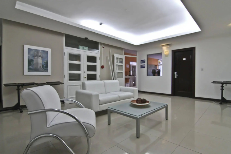 De la Plaza Hotel