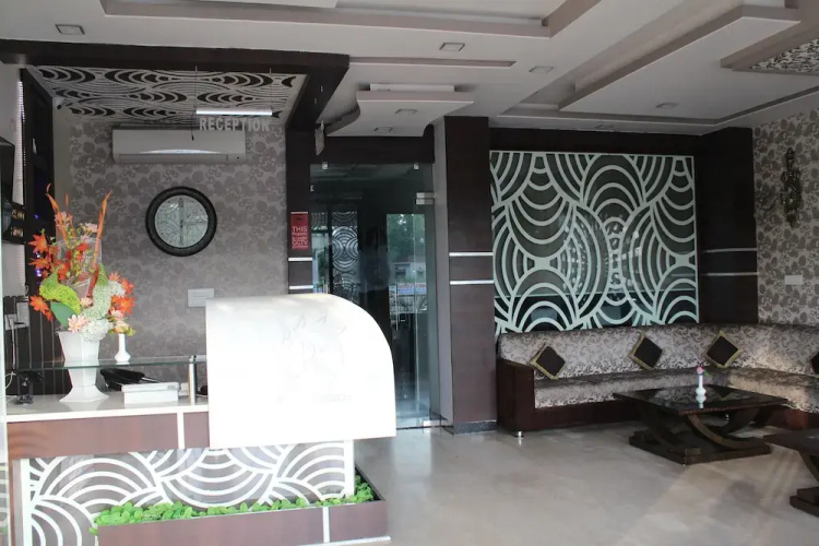 Hotel R K Palace