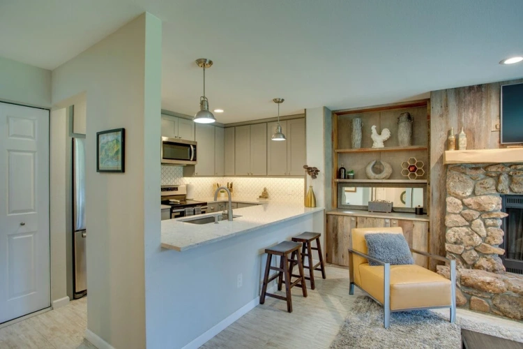 2 Bedrooms Apartment
