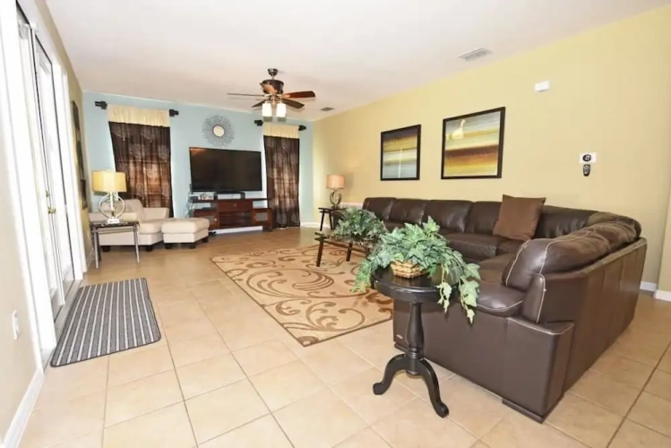 6 Bedrooms Family Cottage