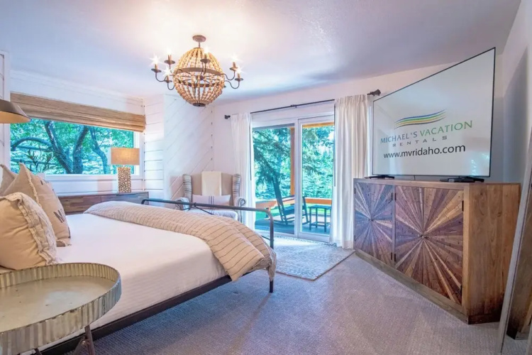 Sunburst 33 - 3BD + Loft + Resort Amenities