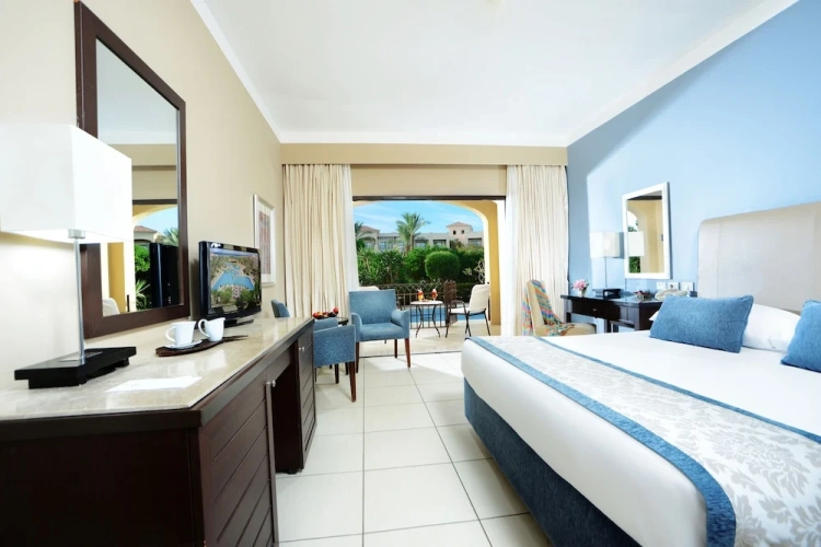Deluxe Swim Up Family Double room