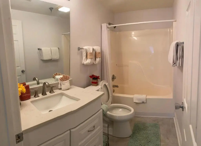River Place Condos 711 3BD