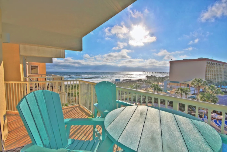 Gulfside 404 - 3 Br condo by RedAwning