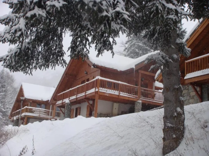 4 Bedrooms Chalet