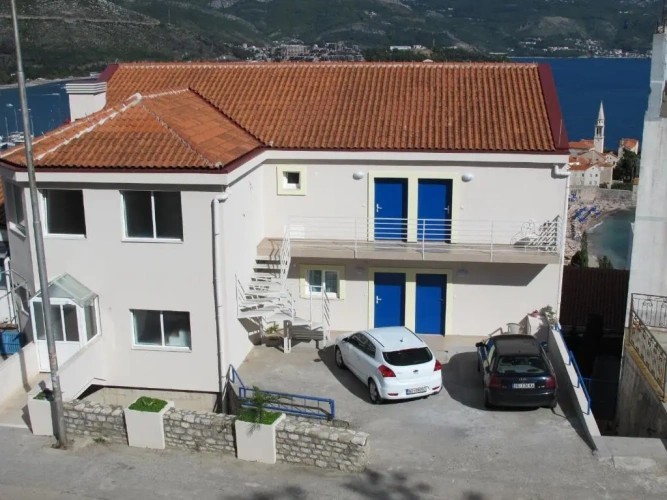 1 Bedroom Apartment with balcony and with sea view