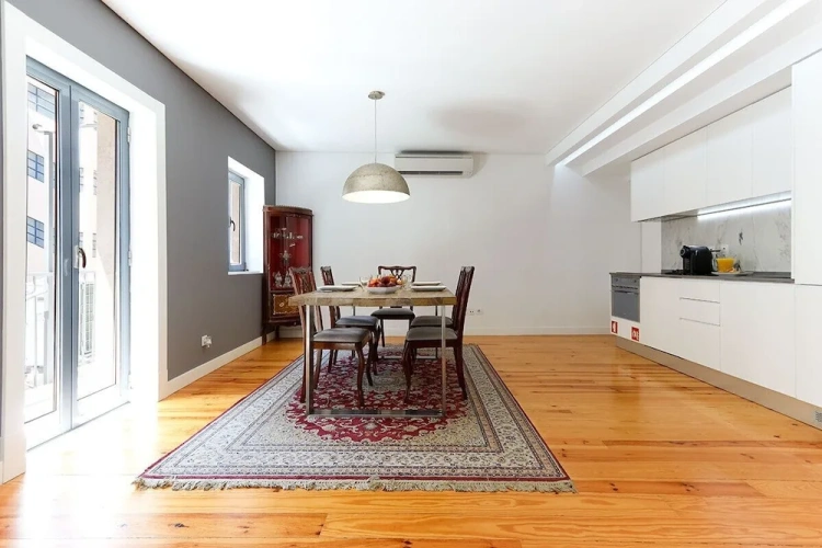 2 Bedrooms Apartment