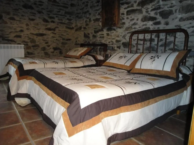 2 Bedrooms Cottage