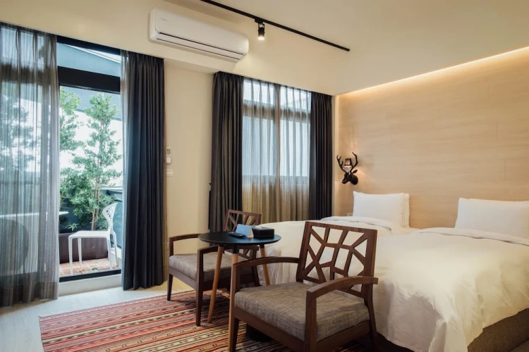 Deluxe Twin room with balcony