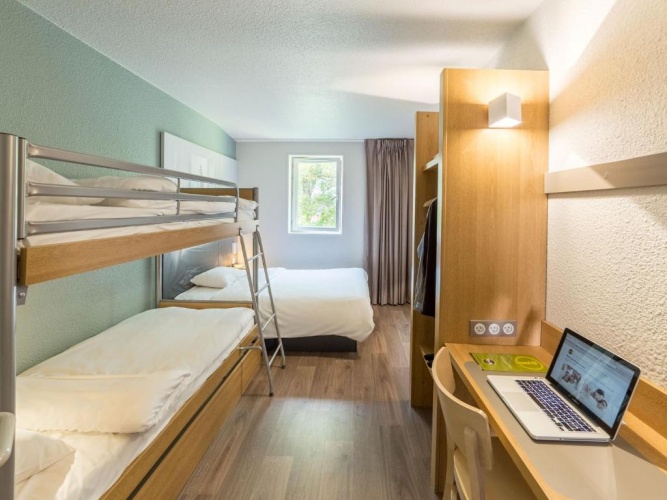 Quadruple room