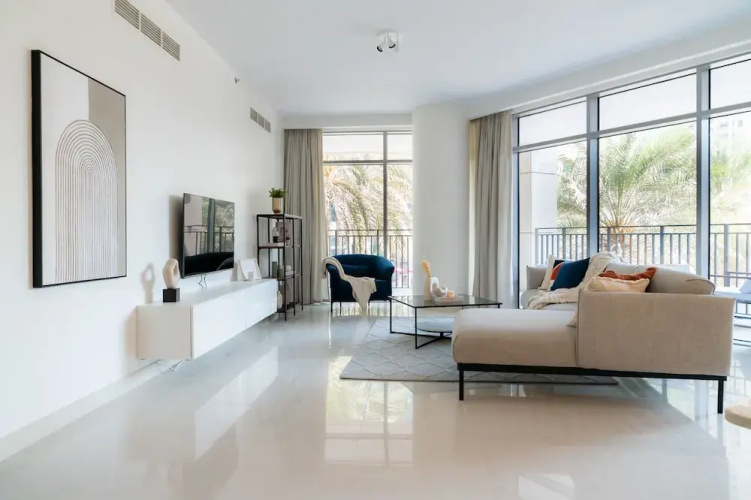 HiGuests - Boulevard Crescent Tower 2