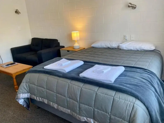 Beach lodge motel