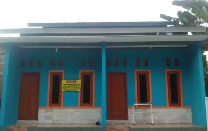 Penginapan Keluarga 215