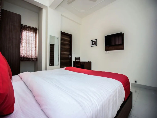 Collection O O 17241 Hotel Mayra