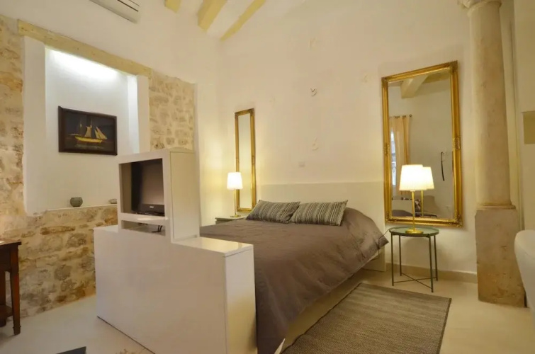 Oliva - Casale Studios