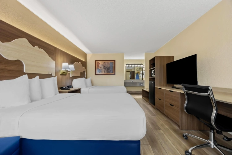 Standard Quadruple room