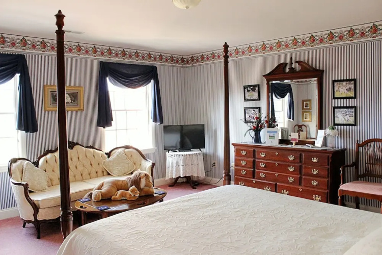 Earlystown Manor Bed & Breakfast
