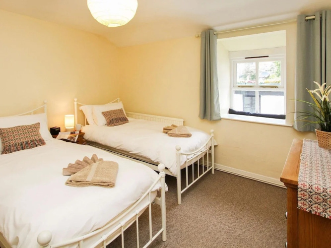 2 Gwydir Cottages