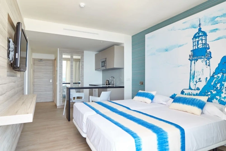 Studio with balcony and with sea view