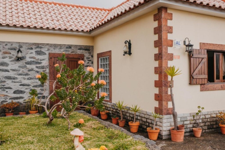 2 Bedrooms Cottage