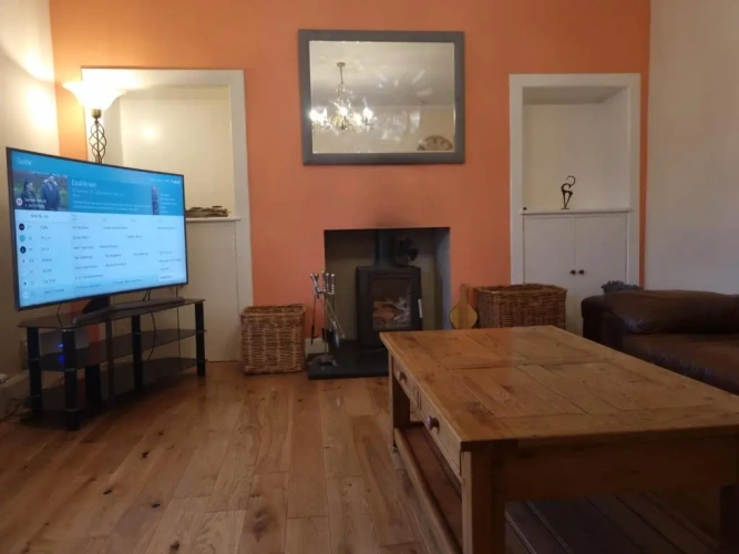 3 Bedrooms Cottage