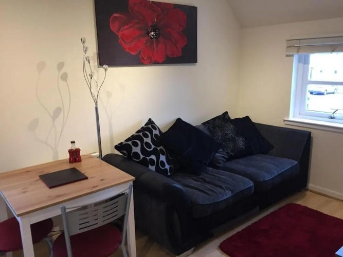 8 Varis Apartments