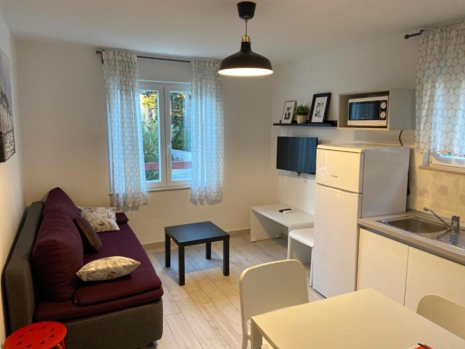 2 Bedrooms Apartment with garden view
