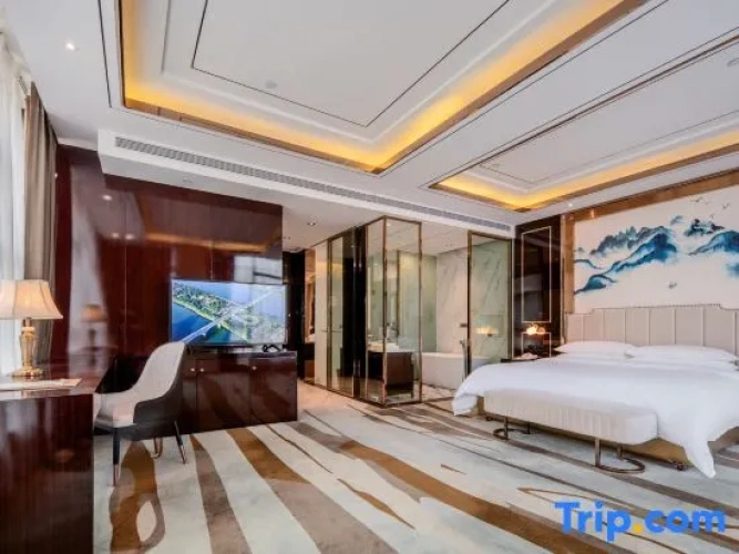 Double Suite with lake view
