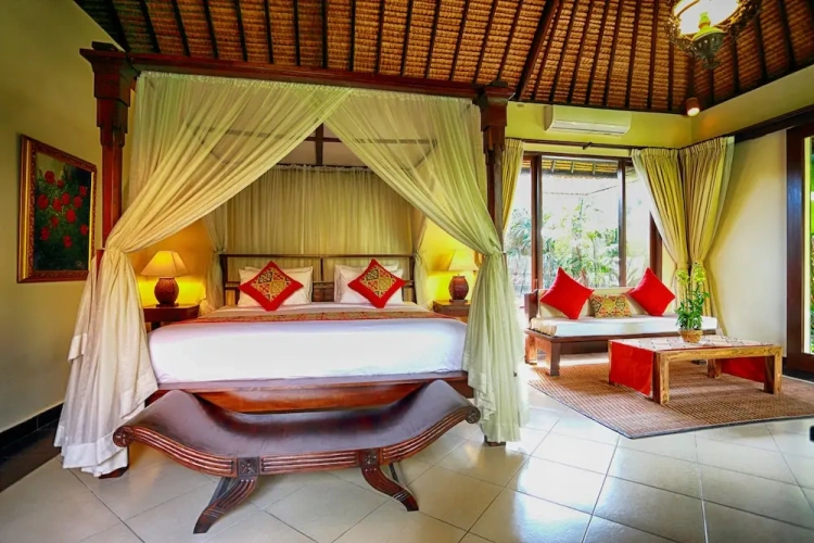 3 Bedrooms Villa