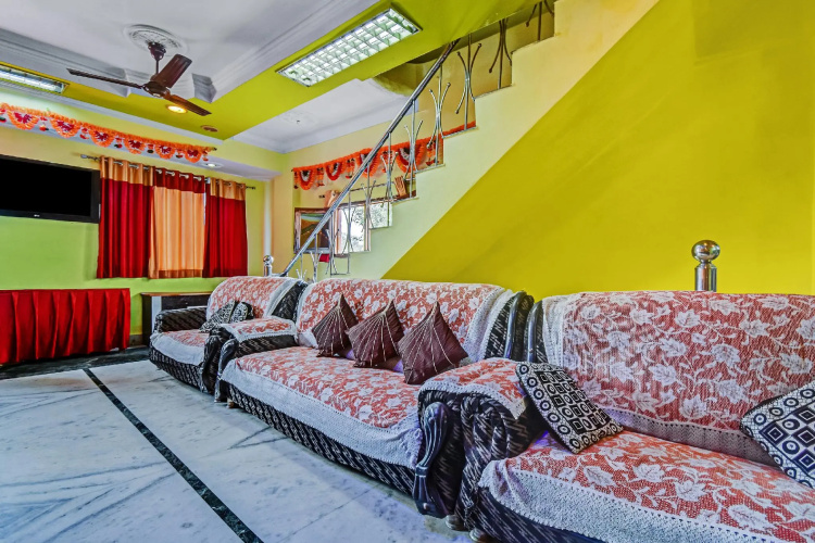 SPOT ON 62077 Hotel Ratnakar Plaza
