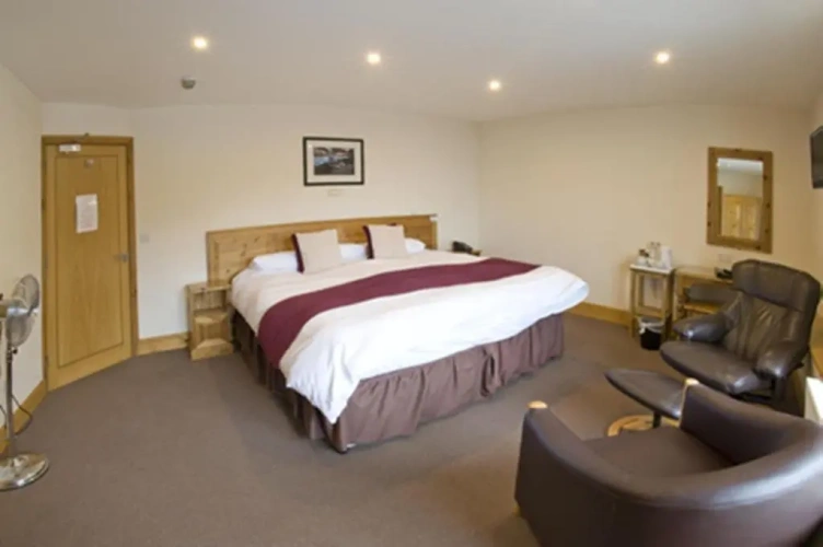 Standard Double room with partial sea view