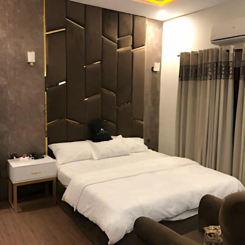 Elite Elegance Inn