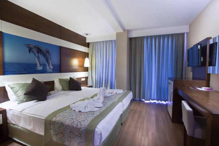 Adella Side Hotel